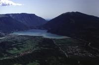 Il lago di Santa Croce visto dal Dolada