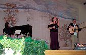 Il maestro Carlo De Battista con Pierre Baiocco e la cantante Kohra