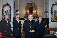 Il Vescovo visita la chiesetta del paese