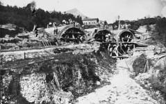 Costruzione del ponte della ferrovia